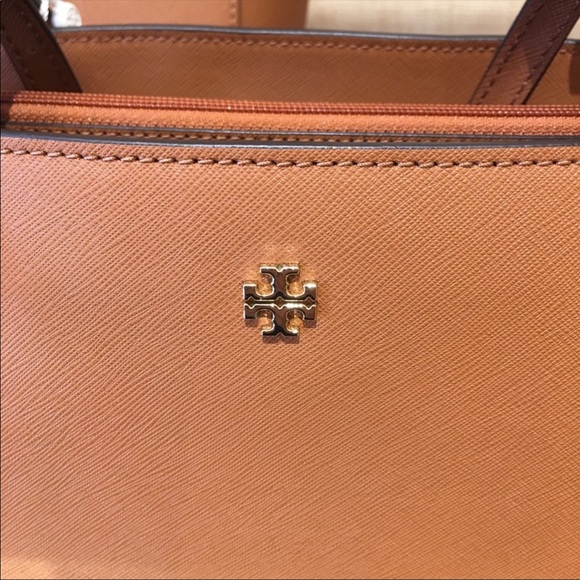 Tory Burch Emerson Large Leather Buckle Tote - Picture 3 of 8